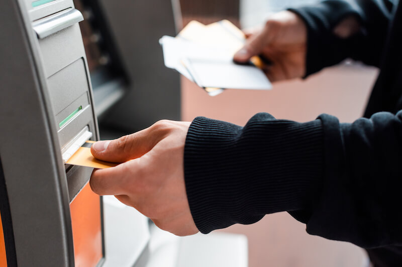 BGH zur rechtlichen Bewertung der Gewahrsamsverhältnisse bei Bargeldabhebungen